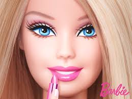 ¿Cómo sería Barbie con las medidas de una mujer real?